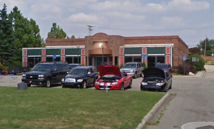 Bennigans - Bloomfield Hills - 42874 Woodward Ave (newer photo)